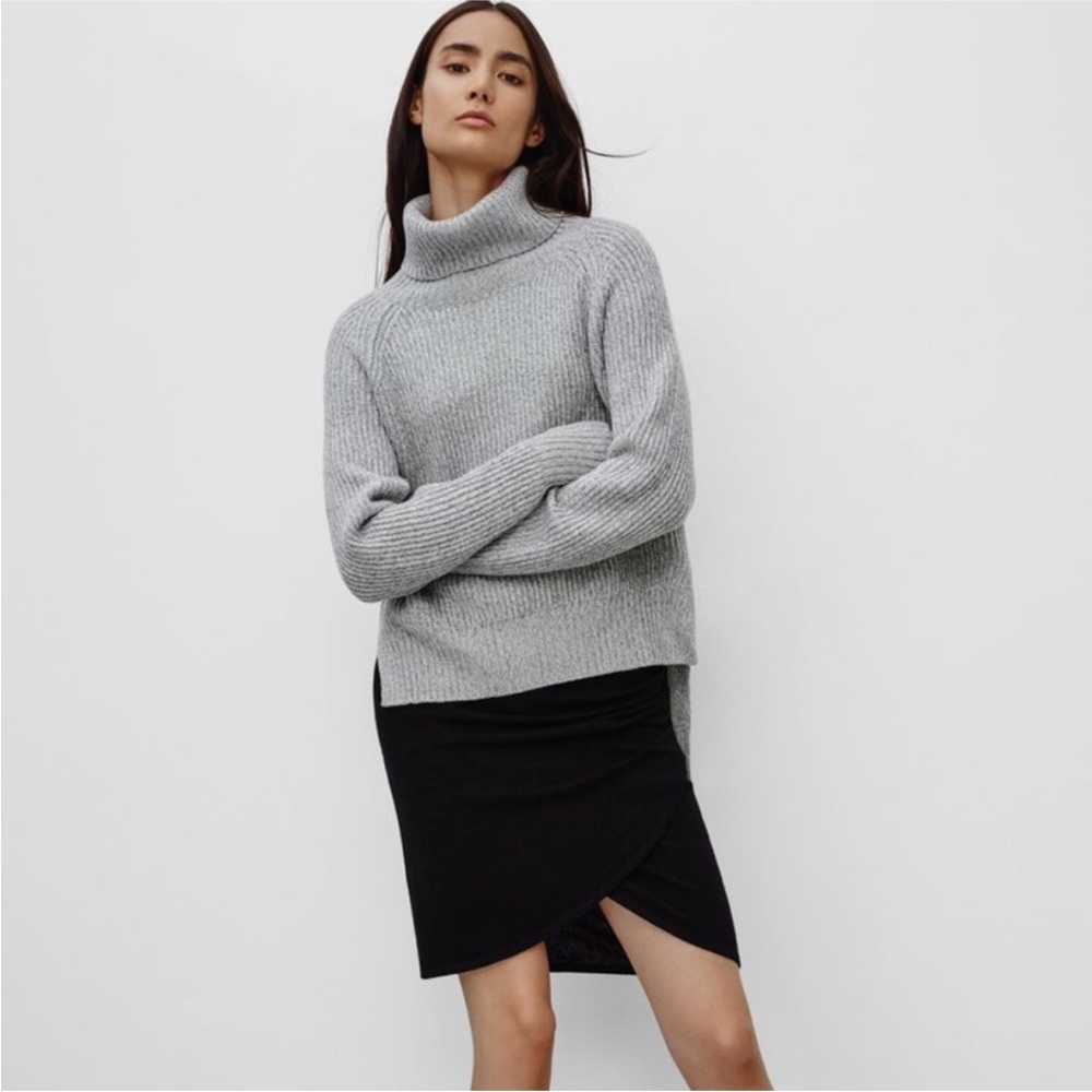 WILFRED FREE Lin 100% Wool Turtleneck Sweater in Light Grey
